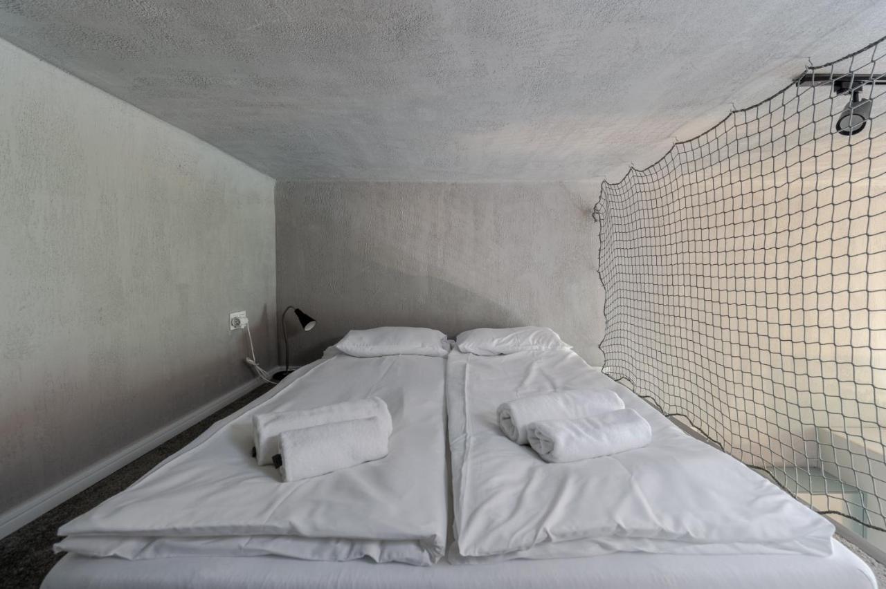 Parkside Fresh Apartments - Old Town Guesthouse - By Upstairs クラクフ エクステリア 写真